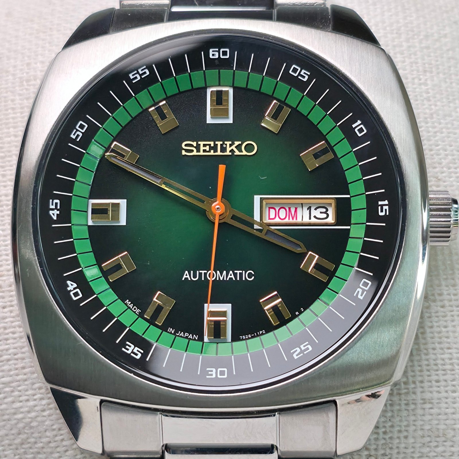 Seiko 5 Automatic (Estilo Vintage Retro / Esfera Verde Esmeralda) - Imagen 2
