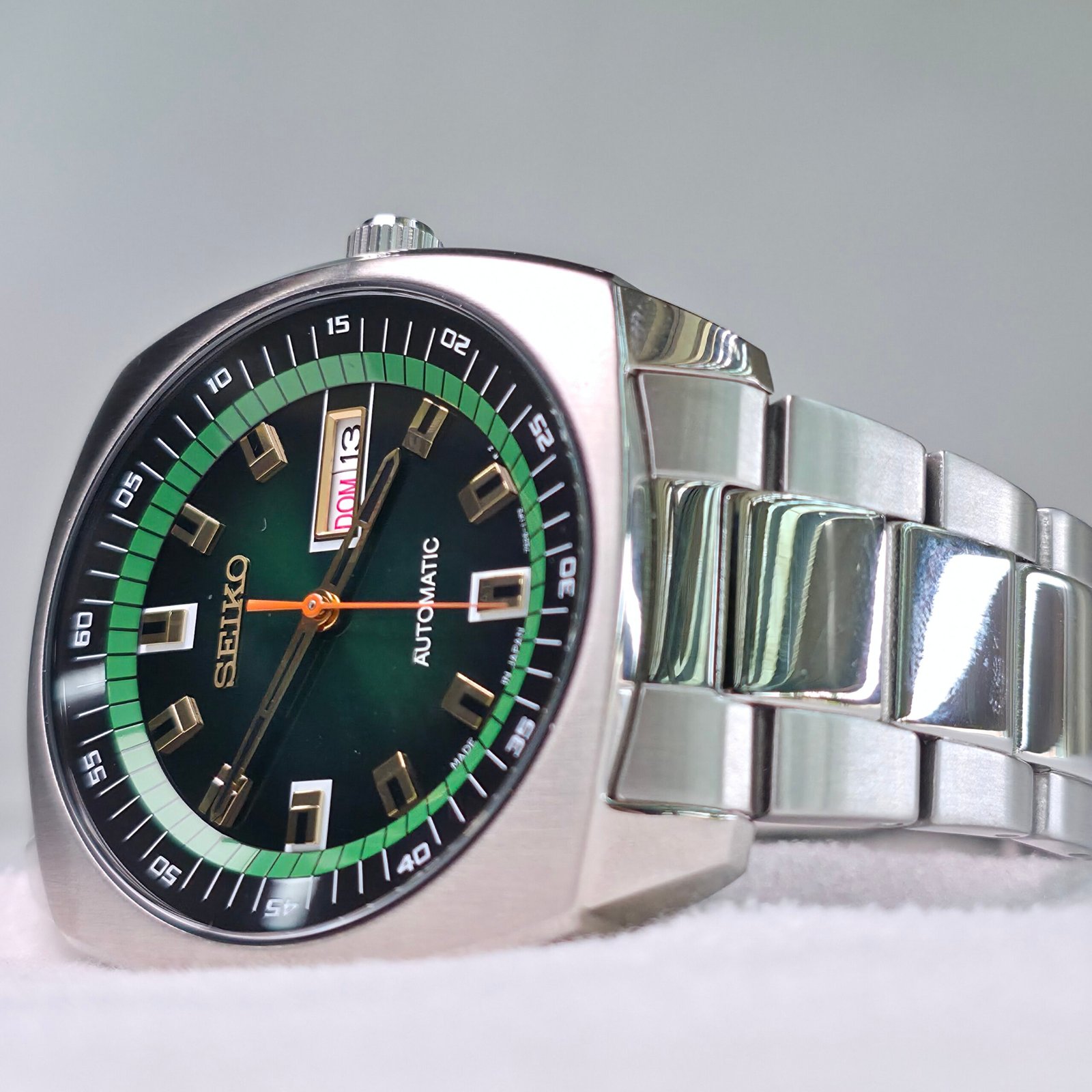 Seiko 5 Automatic (Estilo Vintage Retro / Esfera Verde Esmeralda) - Imagen 3