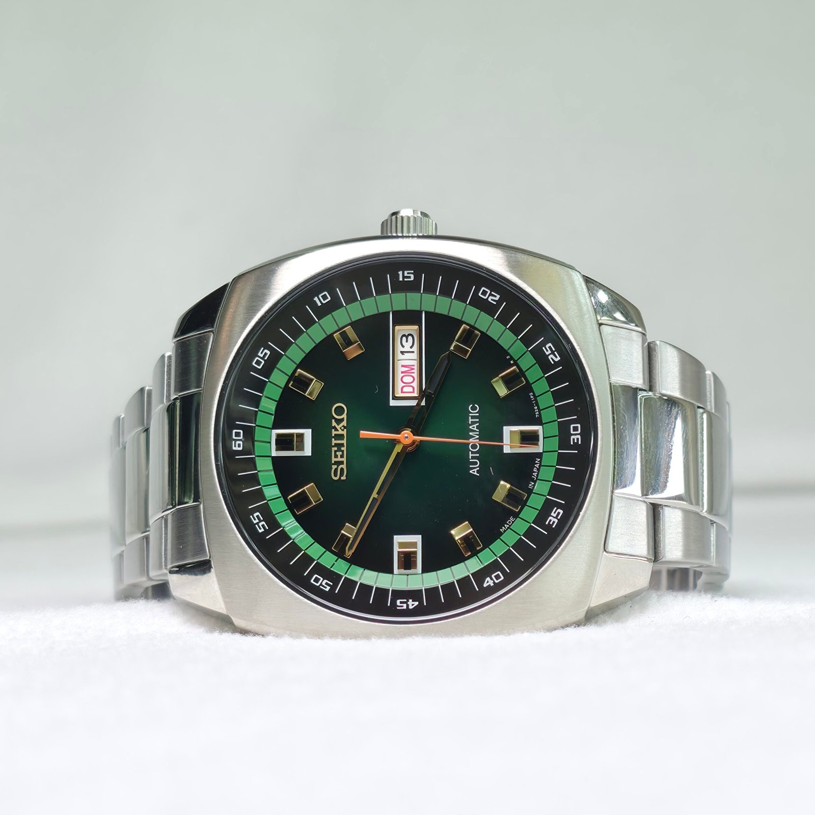 Seiko 5 Automatic (Estilo Vintage Retro / Esfera Verde Esmeralda) - Imagen 4